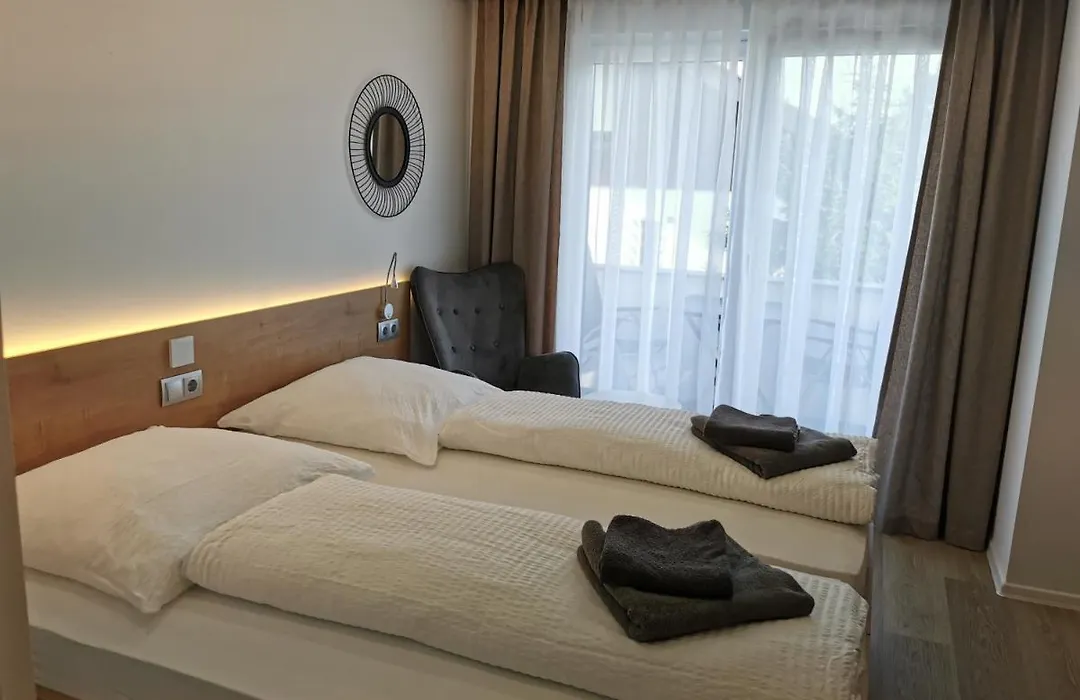 Zimmer-Lein-1